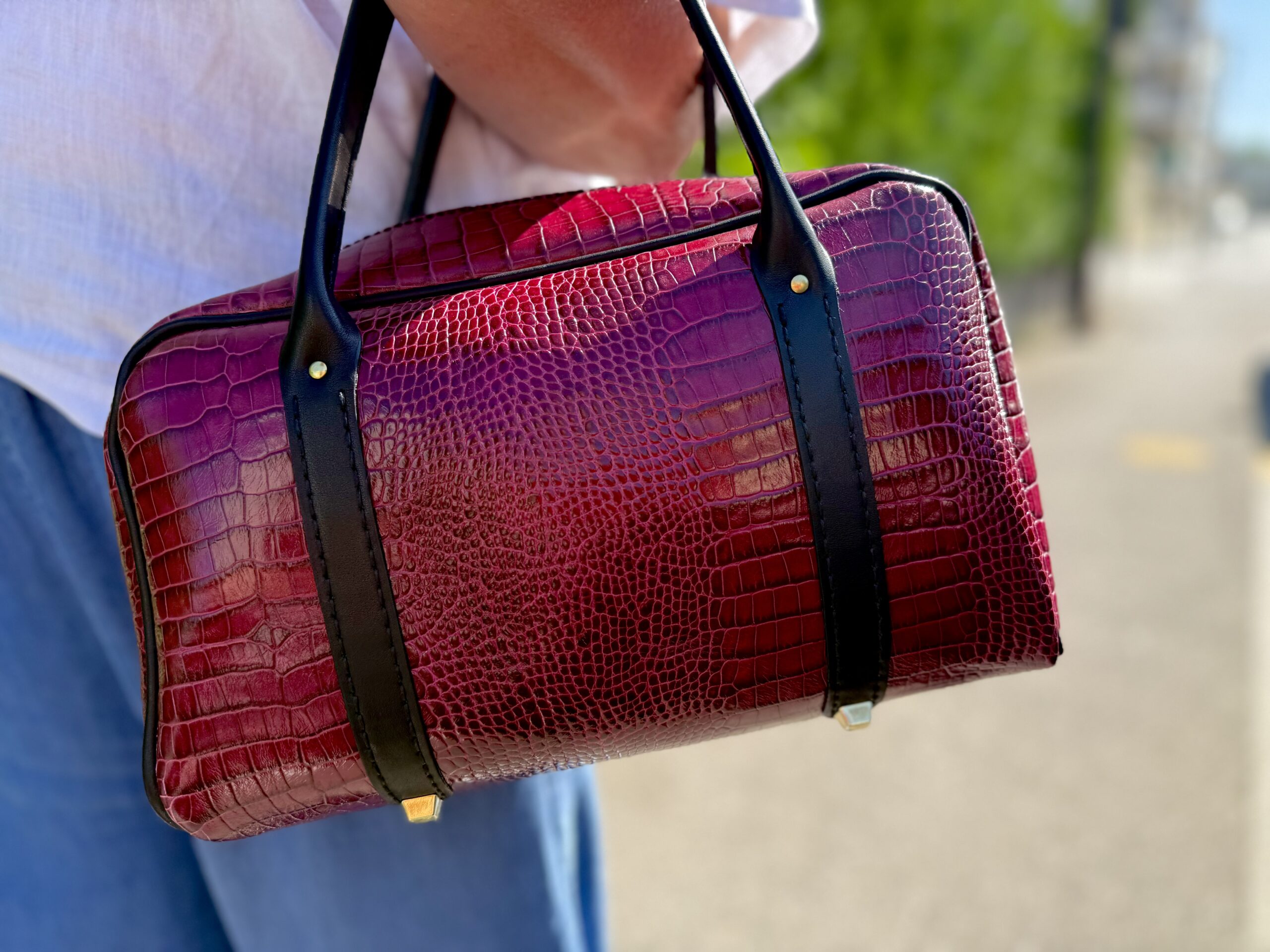 sac à main en cuir bordeaux et noir sac à main en cuir bordeaux et noir