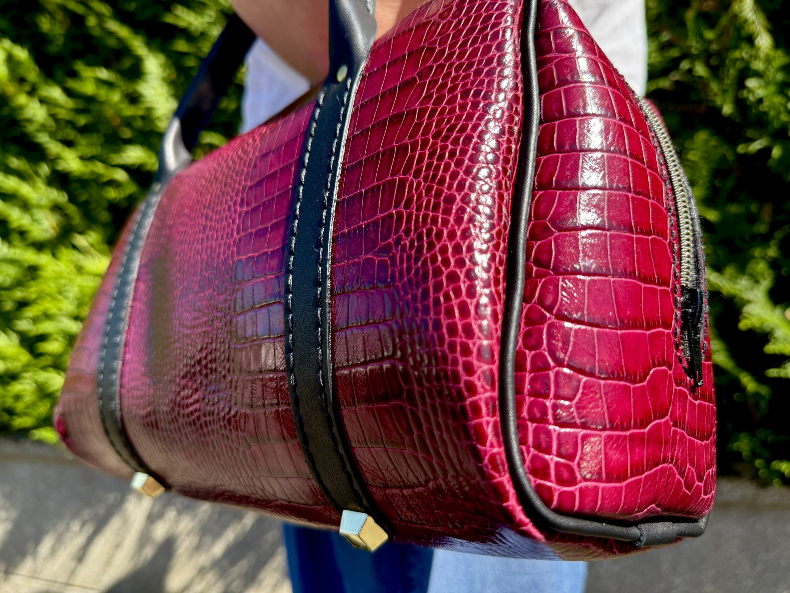 sac à main en cuir bordeaux et noir sac à main en cuir bordeaux et noir