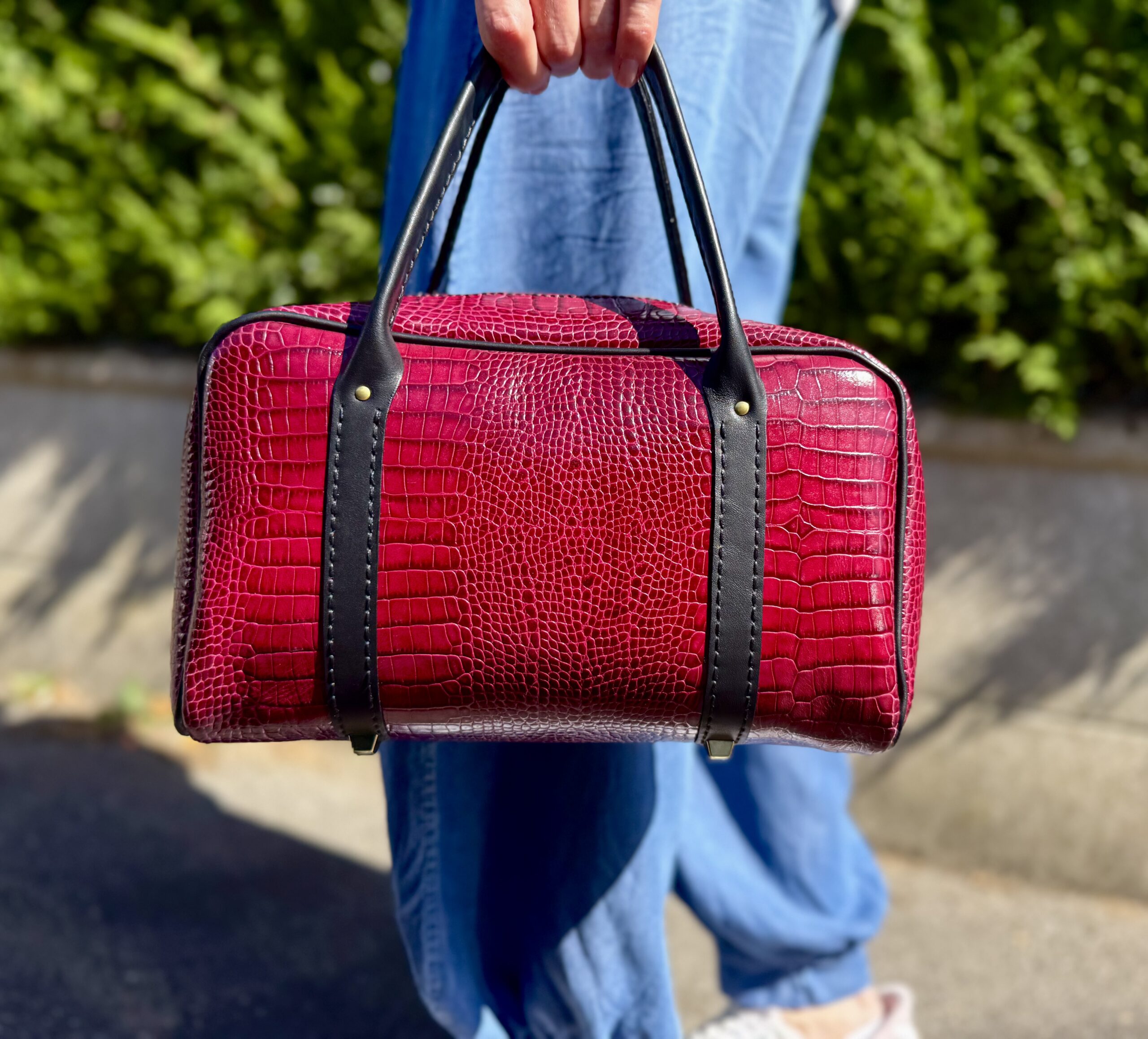 sac à main en cuir bordeaux et noir sac à main en cuir bordeaux et noir